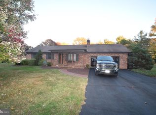 27 Woodside Ln, Bear, DE 19701