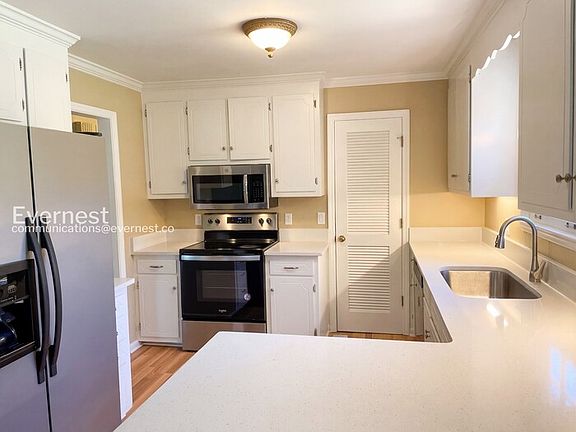 3rd image of 1203 Countryside Rd