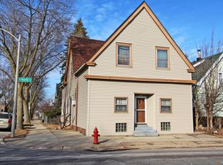 832 W Keefe Ave, Milwaukee, WI 53206
