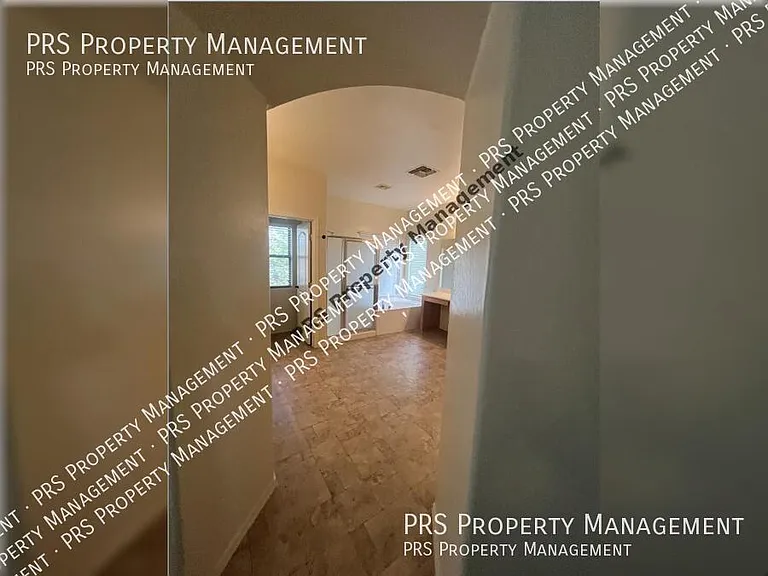 576 E Julian Dr — Photo 28