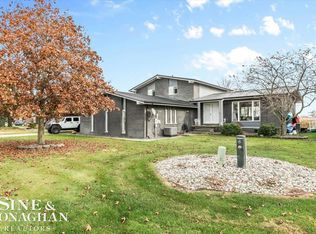 7325 Parklane Dr, Clay, MI 48001