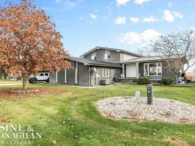 7325 Parklane Dr, Clay, MI, 48001