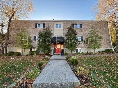 164 Lakeshore Dr #1