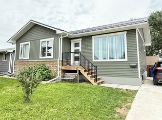 44 Mitchell Cres, Weyburn, SK S4H2M4