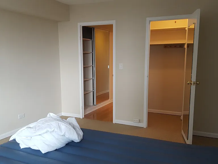 Bedroom w/Large Closet
