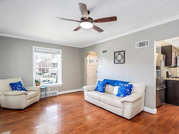 4th image of 1052 Terrace Dr