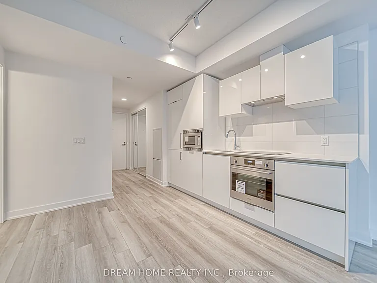 230 Simcoe St #1921 — Photo 7