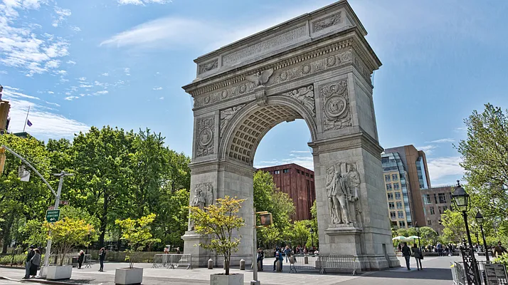 Rented by Compass | media 18