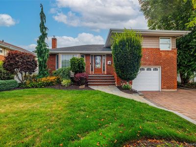 2863 Harbor Road, Merrick, NY, 11566