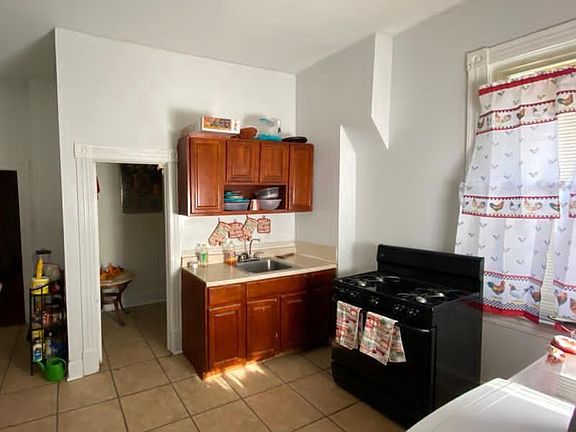 4th image of 3809 Clifton Ave