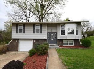 1033 Sunridge Trl S, Pevely, MO 63070