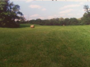 Cowhouse Rd, Sistersville, WV 26175