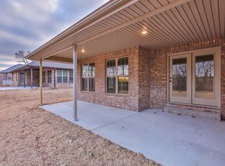 2012 Bogey Ln, Neosho, MO 64850