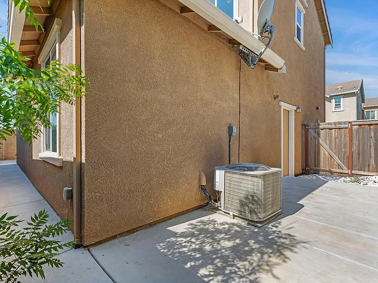 2260 Gallery Dr — Photo 26