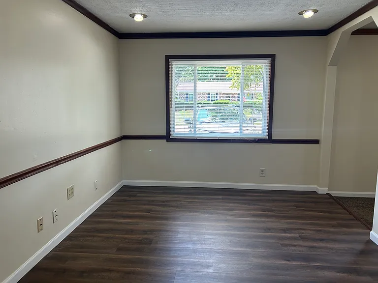 4783 Bradley Dr — Photo 4