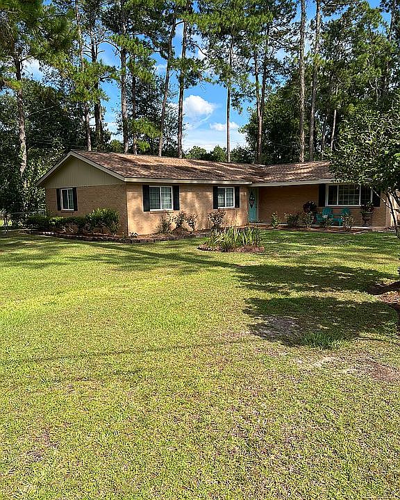 1st image of 400 Camellia Dr