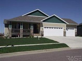 1100 W Sterling Oak Dr, Sioux Falls, SD 57108