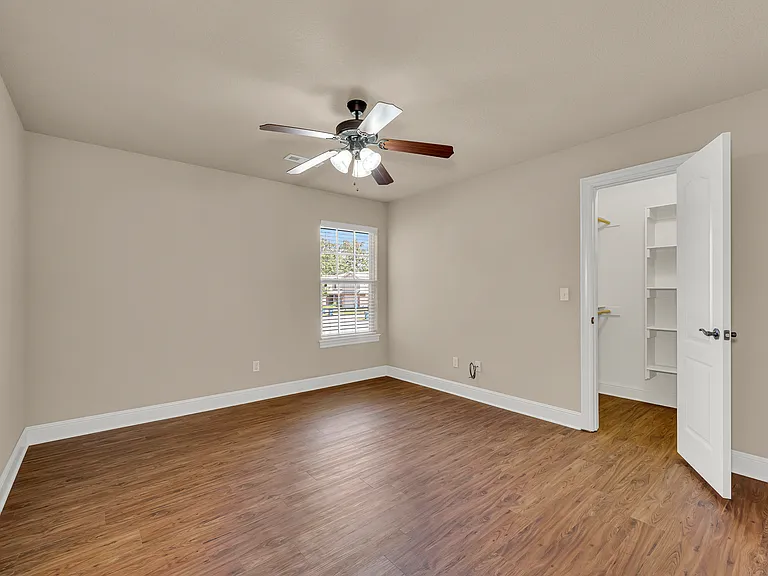 605 NW 17th Ct — Photo 22