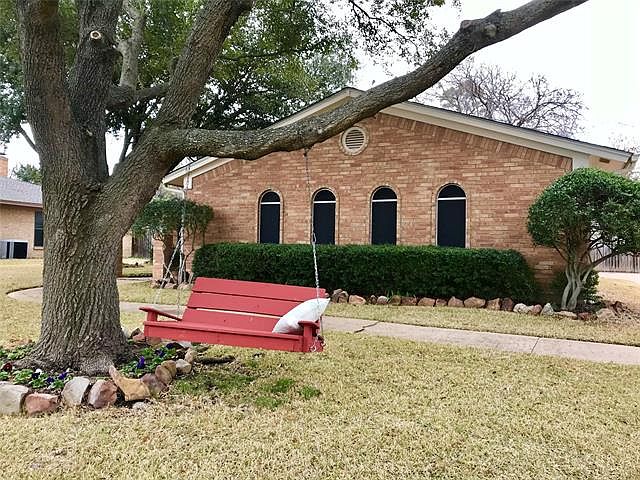 1st image of 2535 Sherwood Dr