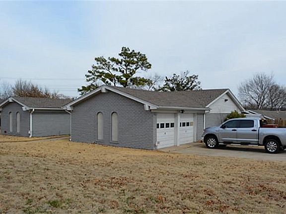 4th image of 1600 Wade Dr