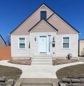 245 Annapolis St E, Saint Paul, MN, 55118