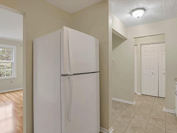 4th image of 594 Moull St APT 11
