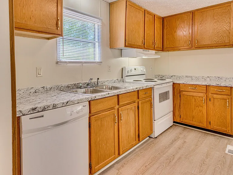 3905 Byrd Rd — Photo 4