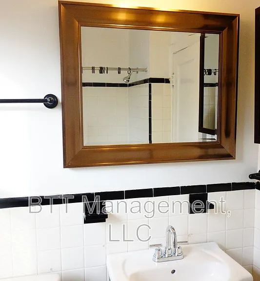 8400 Greenwood Ave #4 — Photo 75