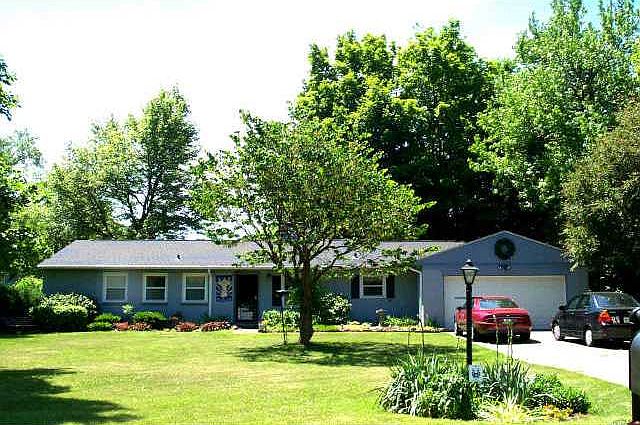 1st image of 4915 Laurel Hall Dr