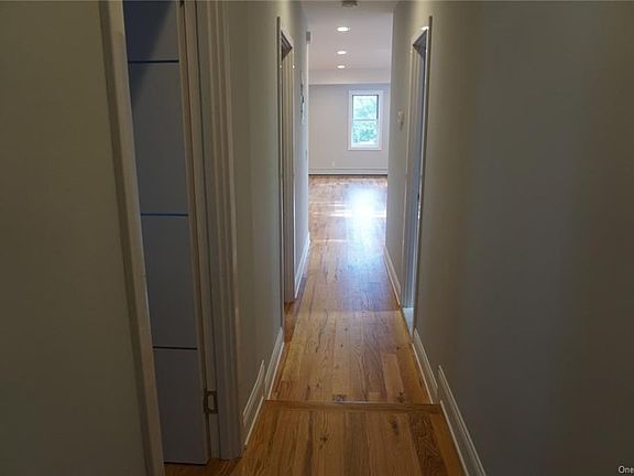 3rd image of 3639 Irwin Ave