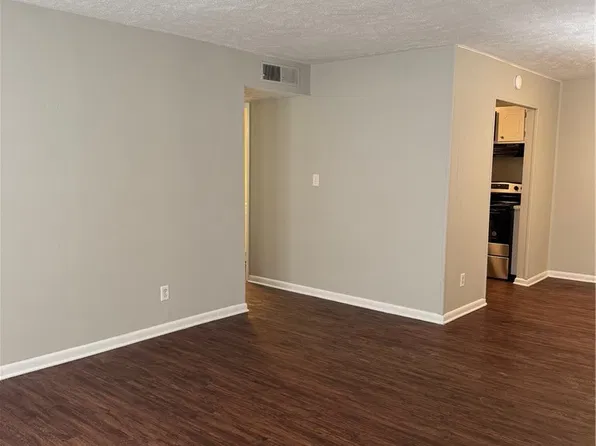 3210 Tallywood Dr APT 6, Fayetteville, NC 28303