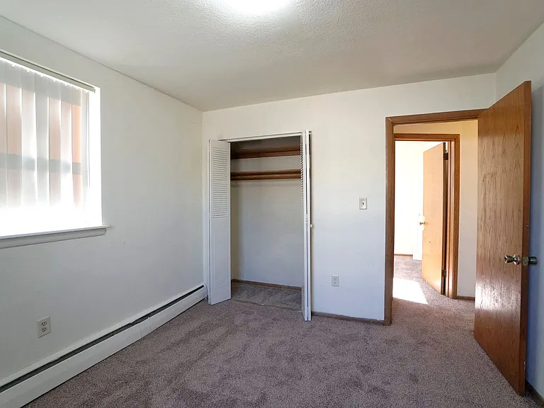 English Conway Place — Photo 14