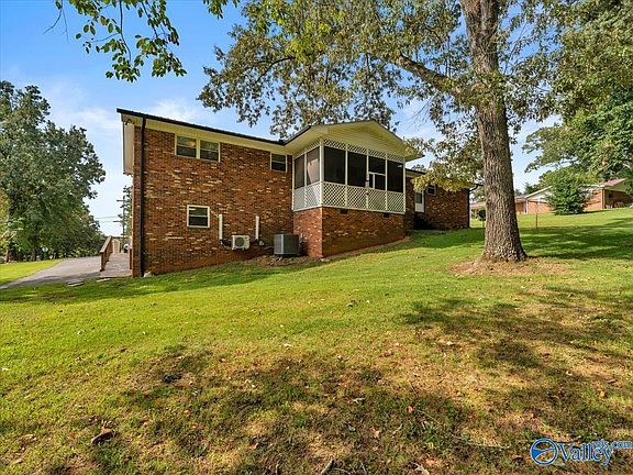 5th image of 1606 Winn Rd