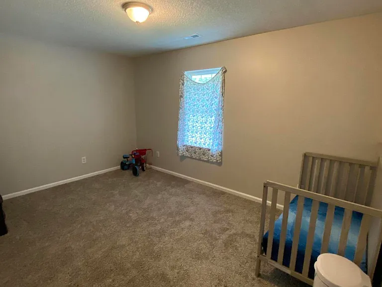 111 Howell Dr — Photo 10