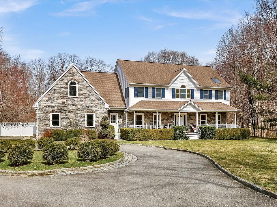 1st image of 15 Beaver Pond Lane