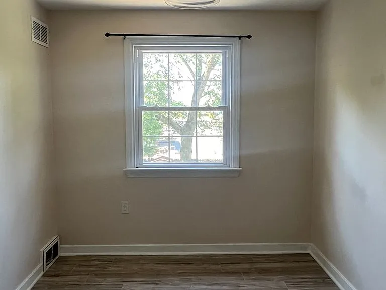 851 Fountain Ave — Photo 8