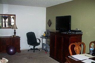 2nd image of 950 W 31st St APT 16