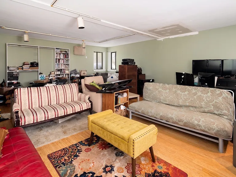 37 Mekeel St #C — Photo 16