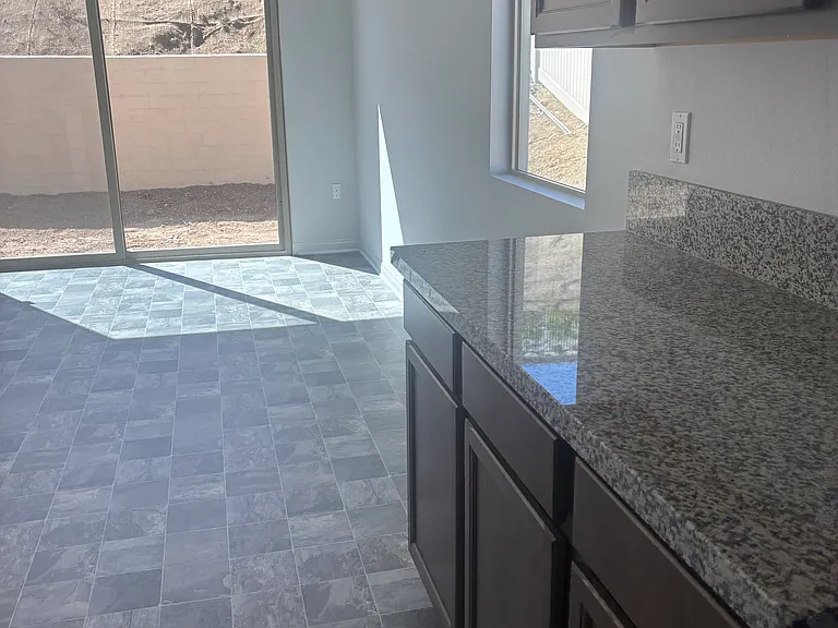 4061 Hudson Ln — Photo 7
