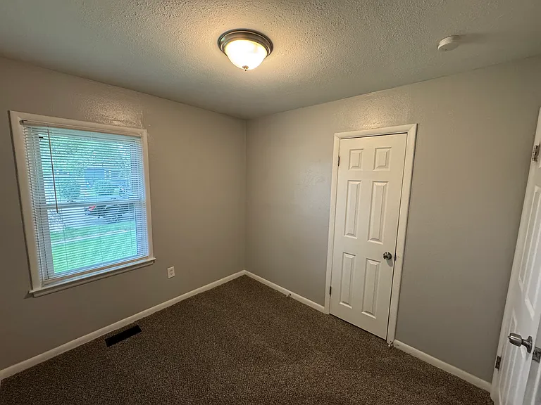 69 N Tippecanoe Dr — Photo 11