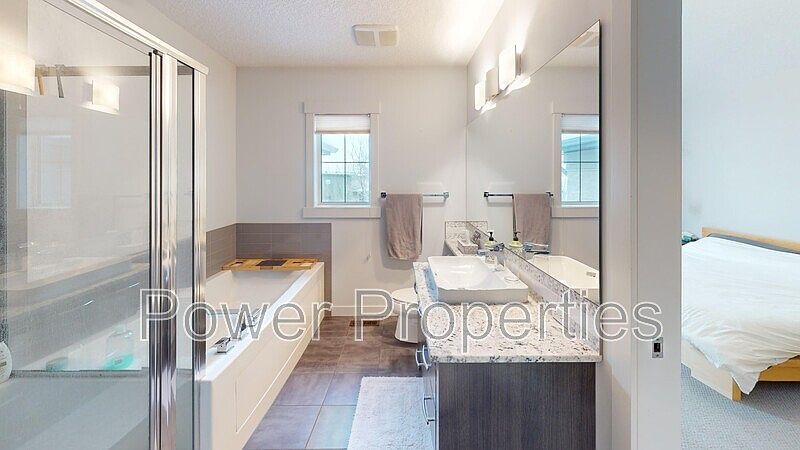 Calgary Townhouse for rent - 3 Bedrooms — photo 14