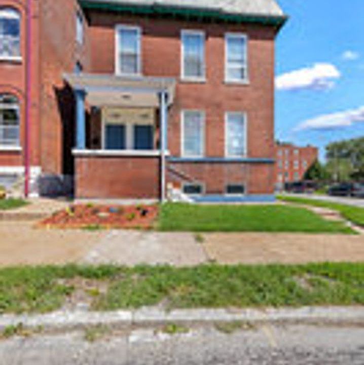 1st image of 2735 Utah St #2F