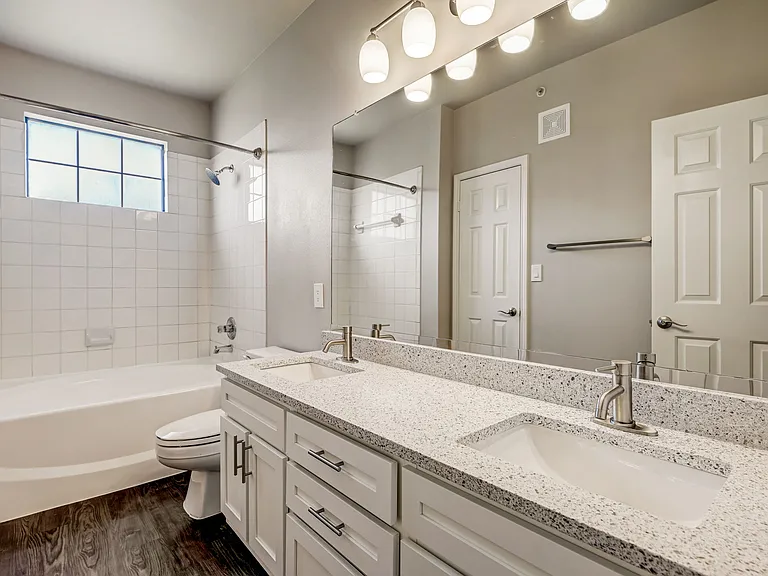 Ventana Oaks Apartments — Photo 51
