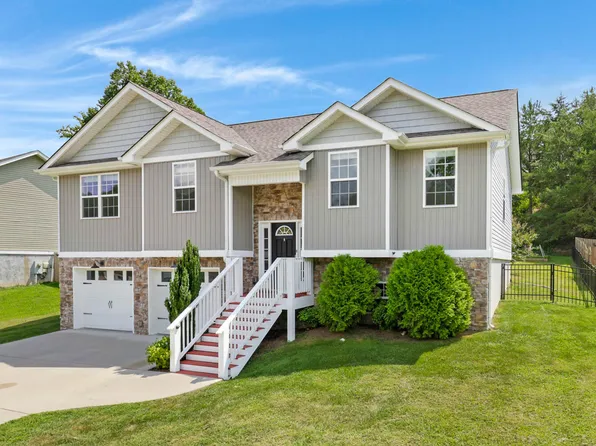 1758 Short Leaf Ln, Soddy Daisy, TN 37379