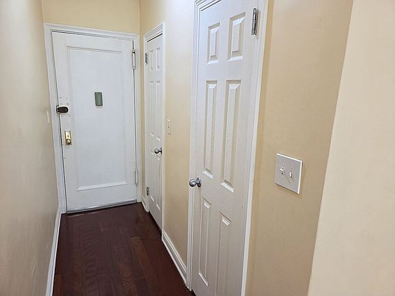 4th image of 2081 Cruger Ave APT 2G