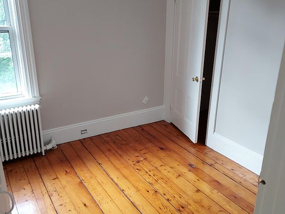 4th image of 57 Devereux St #2