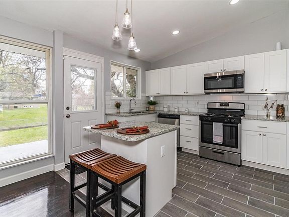 4th image of 10750 Hallstead Dr