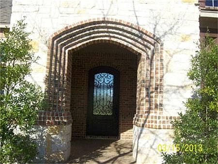 2nd image of 1109 Clifton Ln