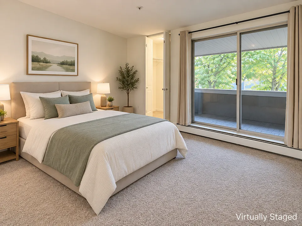 4000 W Rivers Edge Cir #22