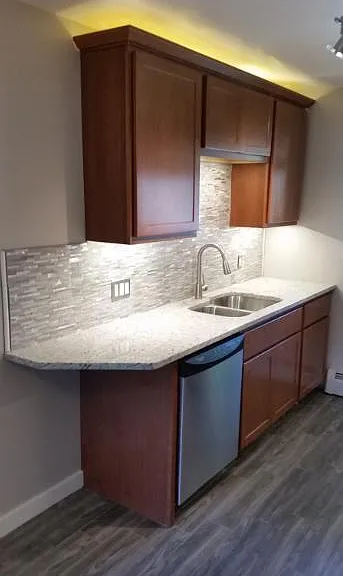 312 Prospect Ave NE #11 — Photo 3